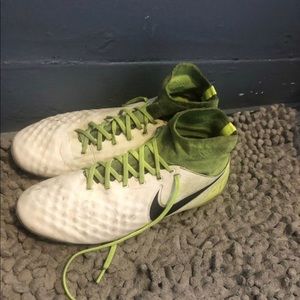 Magista obra ll cleats